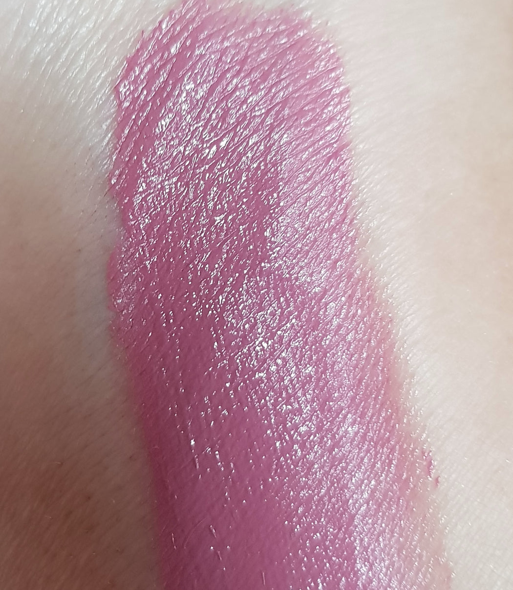 Liz Luxe Lipstick